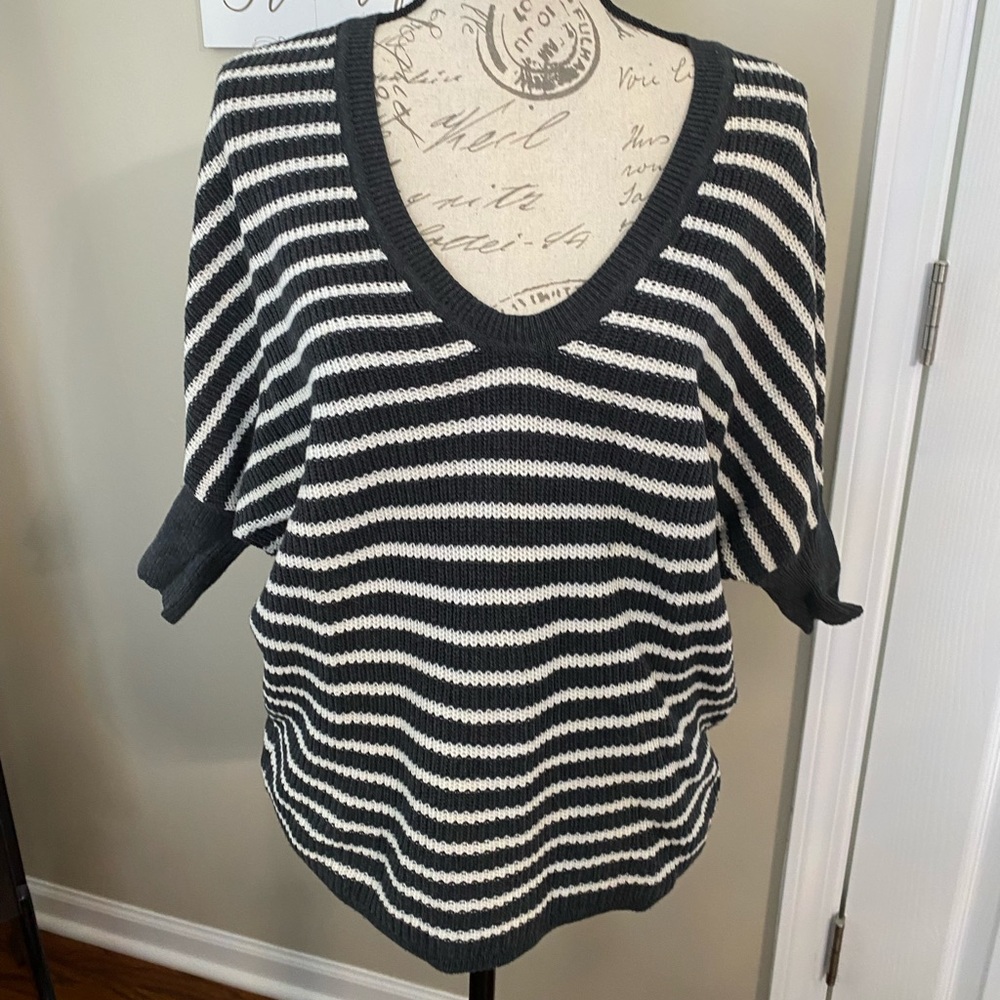 Express woman sweater
